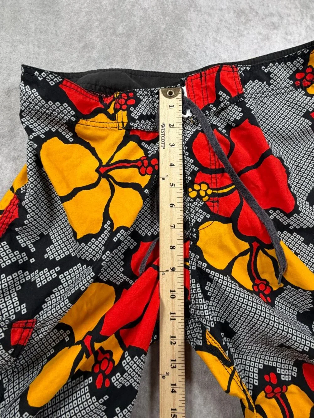 Billabong Mens Size 34 Board Shorts Black Hibiscus Floral Surf Swim Trunks